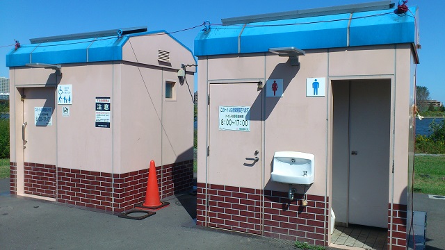 バーベキュー場トイレ バーベキュー場トイレ