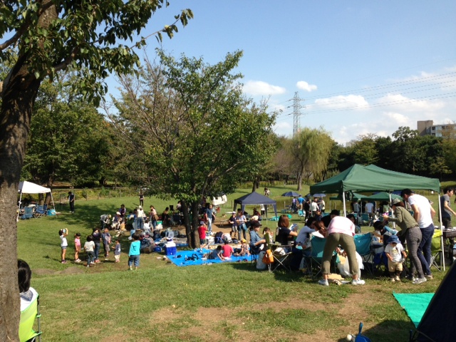 にぎあう人達 にぎあう人達